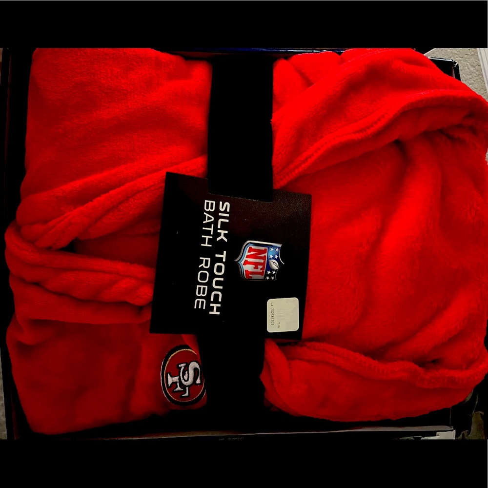 Mens 49er bathrobe.